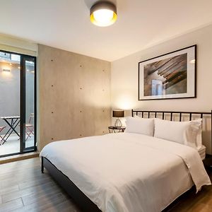Attractive 2BR w or Terrace Parque España